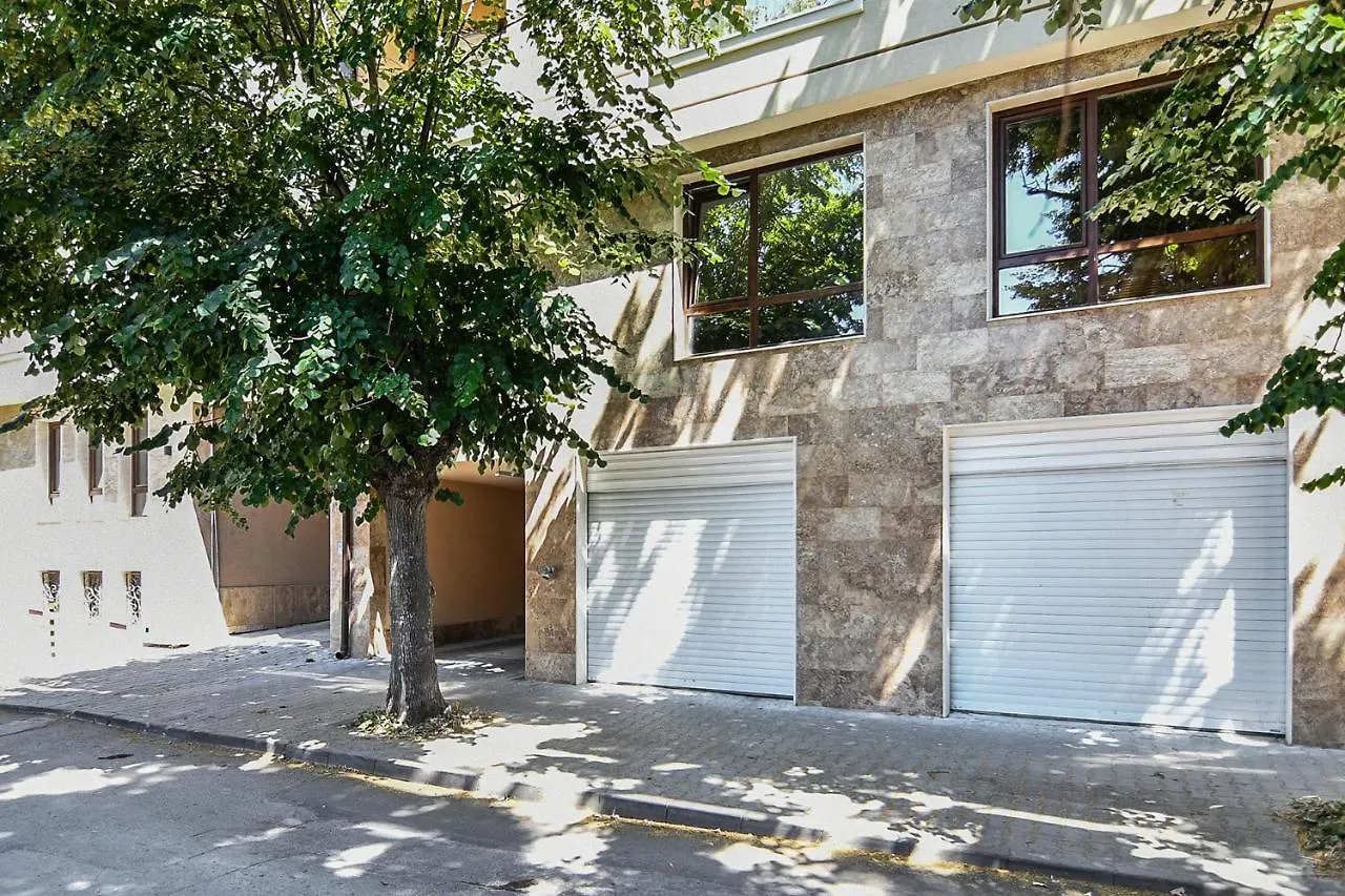Cozy Flats Nearby Center Free Park Area Apartment Varna