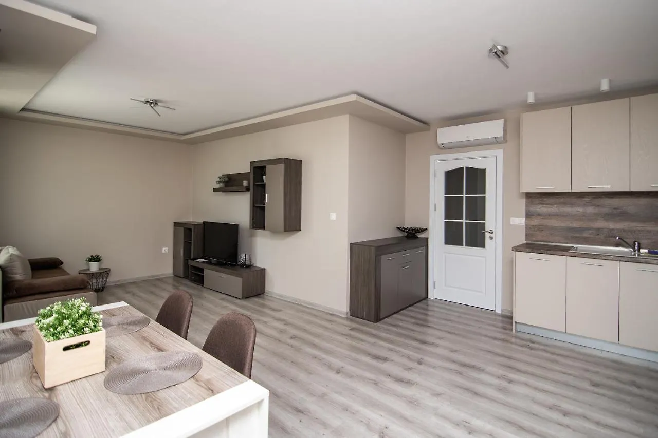 Cozy Flats Nearby Center Free Park Area Apartment Varna