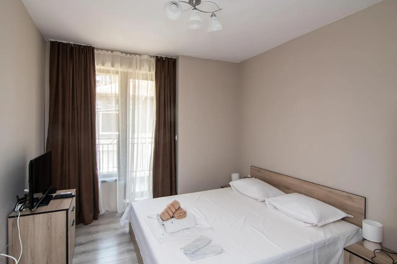 Cozy Flats Nearby Center Free Park Area Apartment Varna